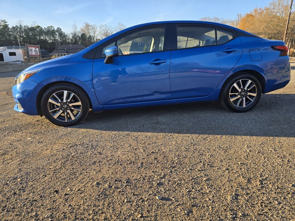 Nissan Versa  2021