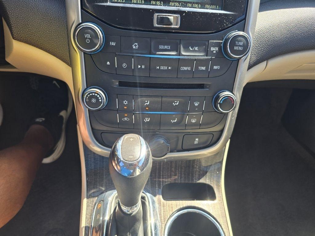 Chevrolet Malibu  2015