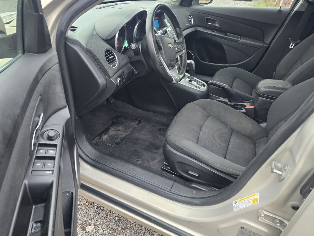 Chevrolet Cruze  2012