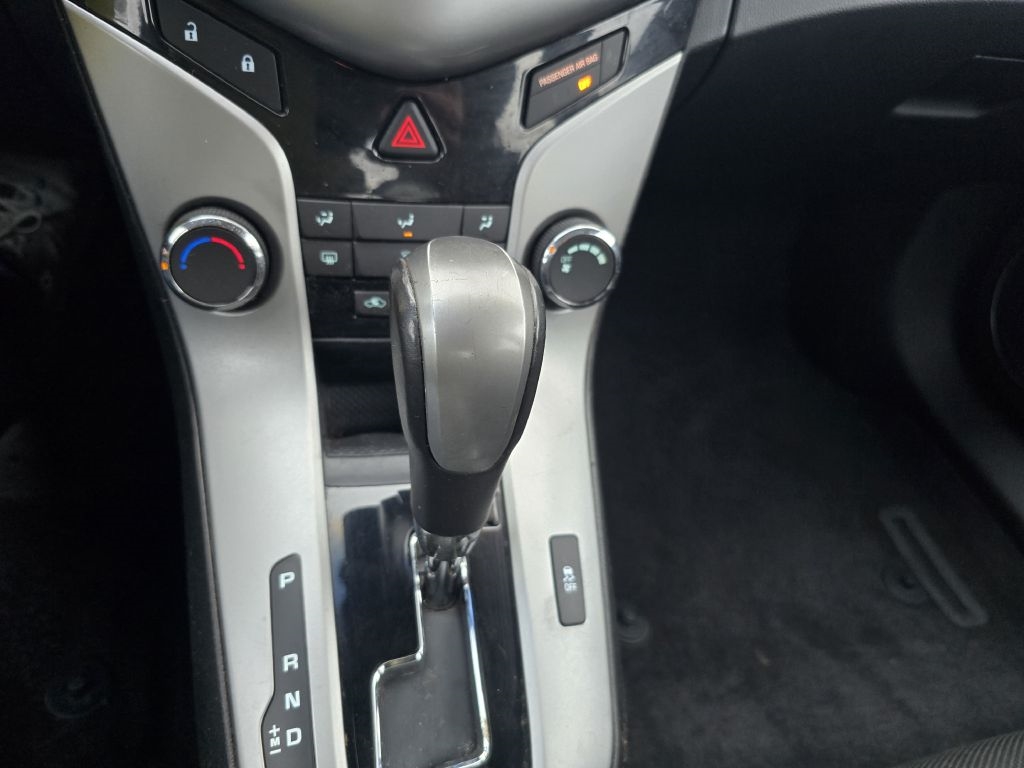 Chevrolet Cruze  2012