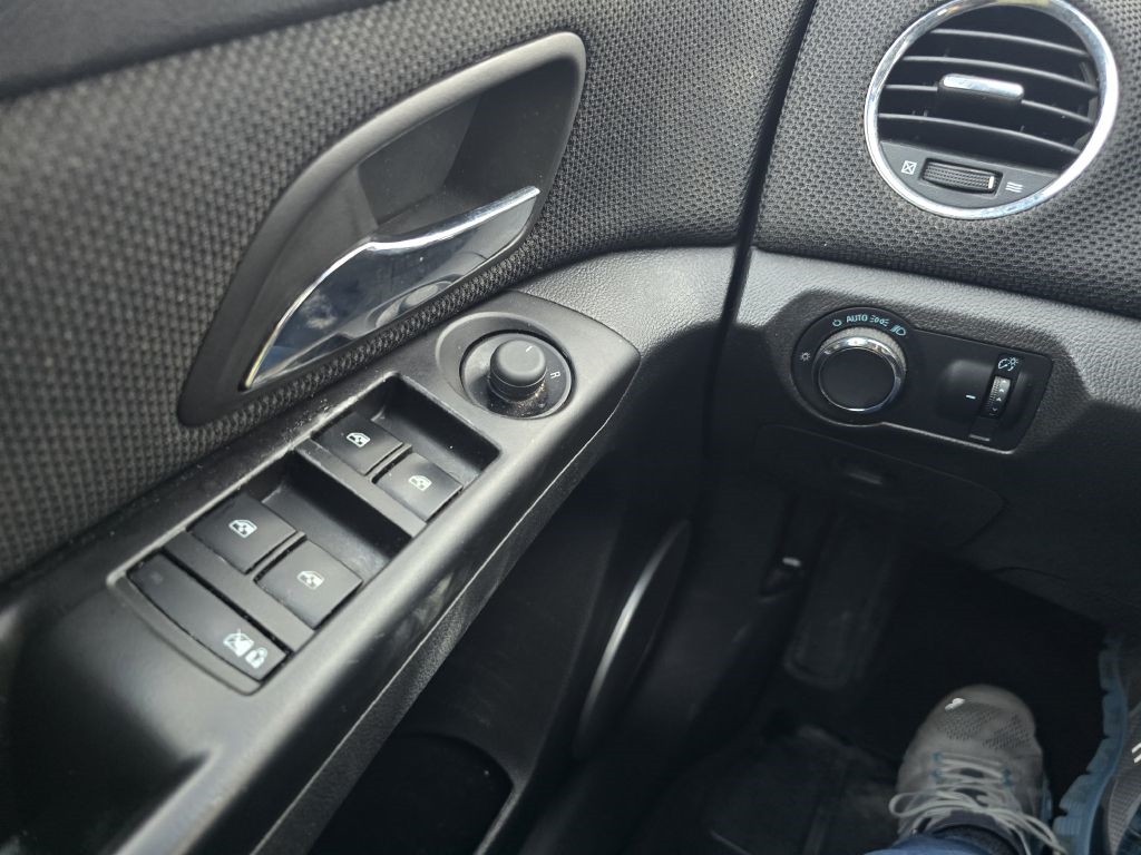 Chevrolet Cruze  2012