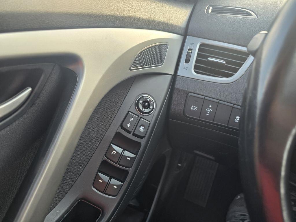 Hyundai Elantra  2016