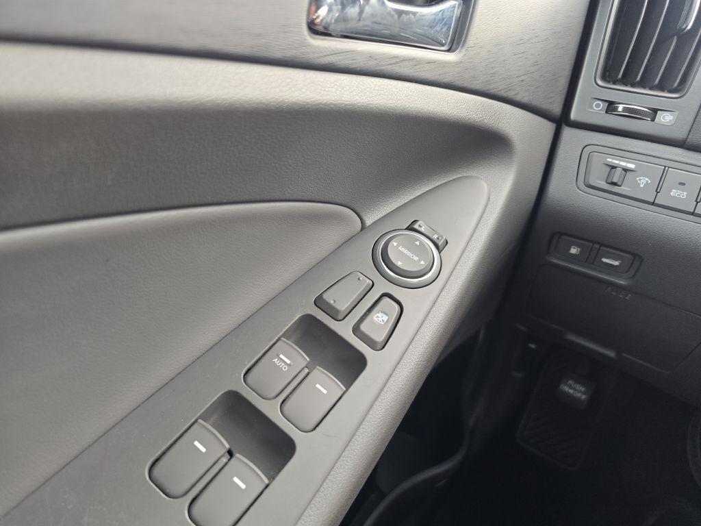 Hyundai Sonata  2012