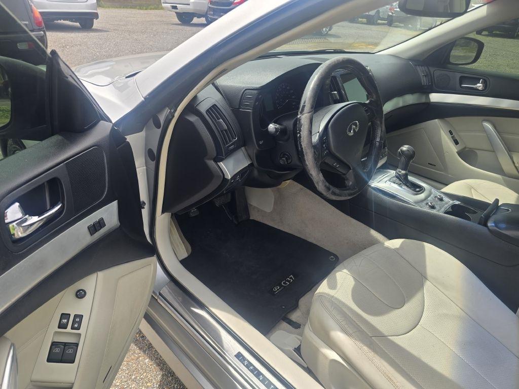 Infiniti G Coupe  2013