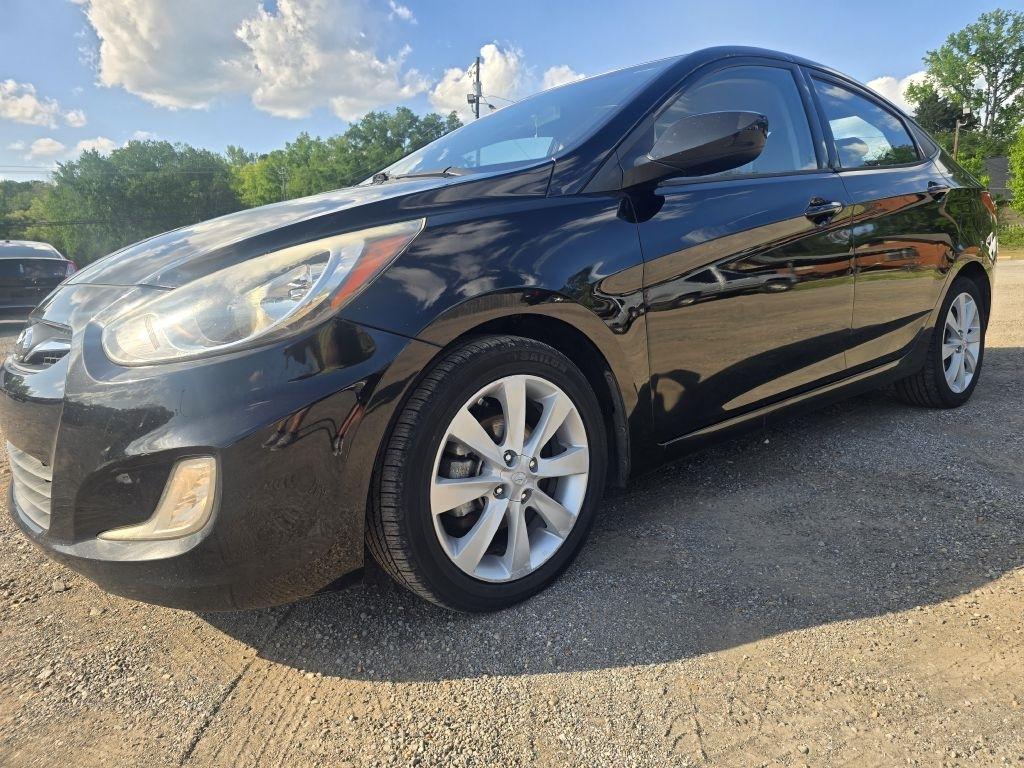 2012 Hyundai Accent GLS