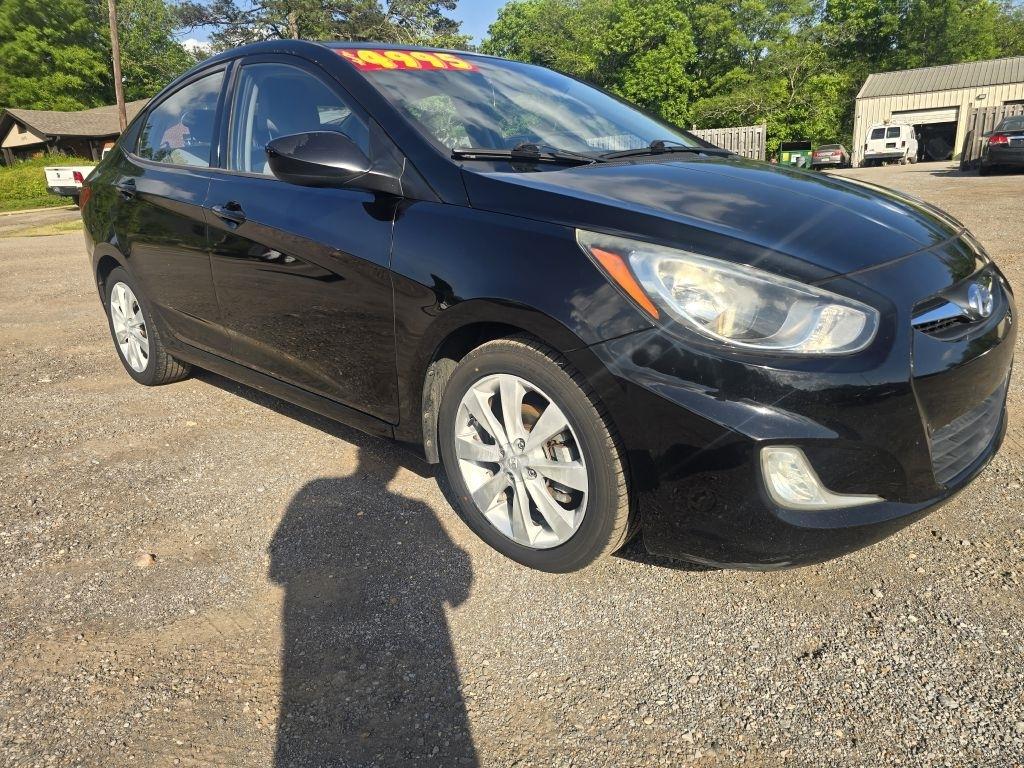 Hyundai Accent  2012
