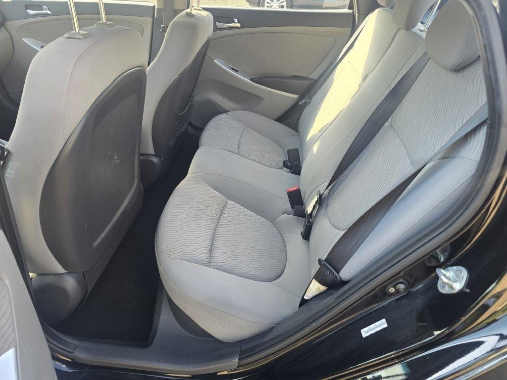 Hyundai Accent  2012