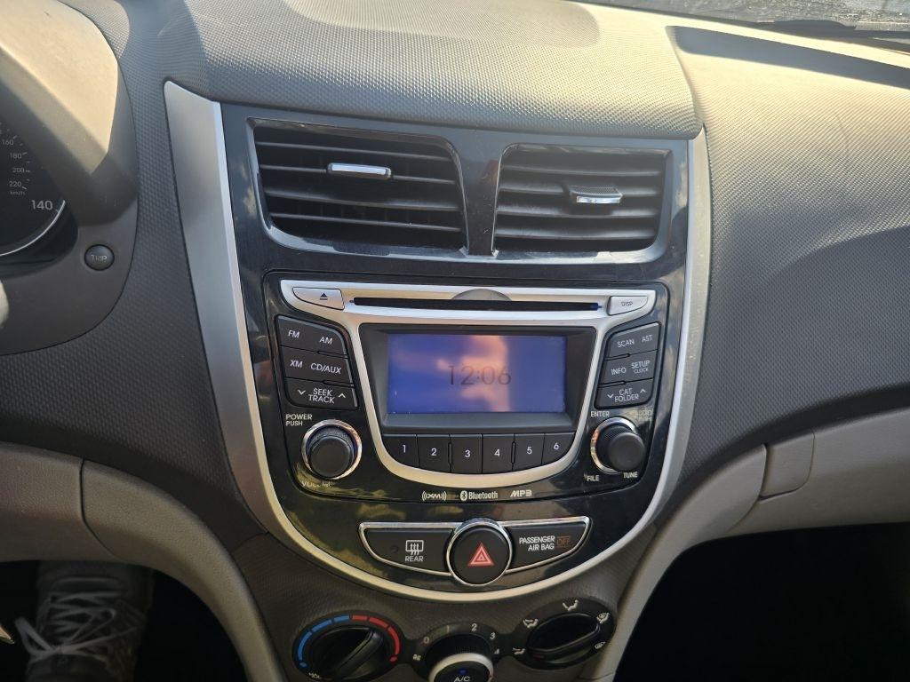 Hyundai Accent  2012