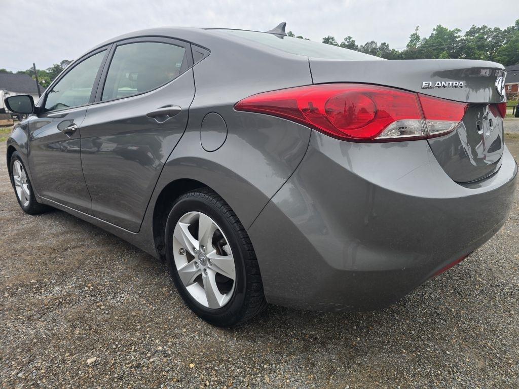 Hyundai Elantra  2013