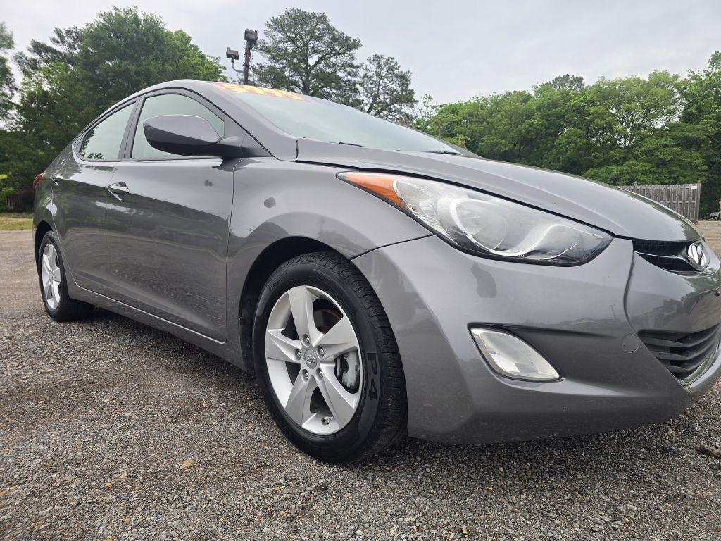 Hyundai Elantra  2013