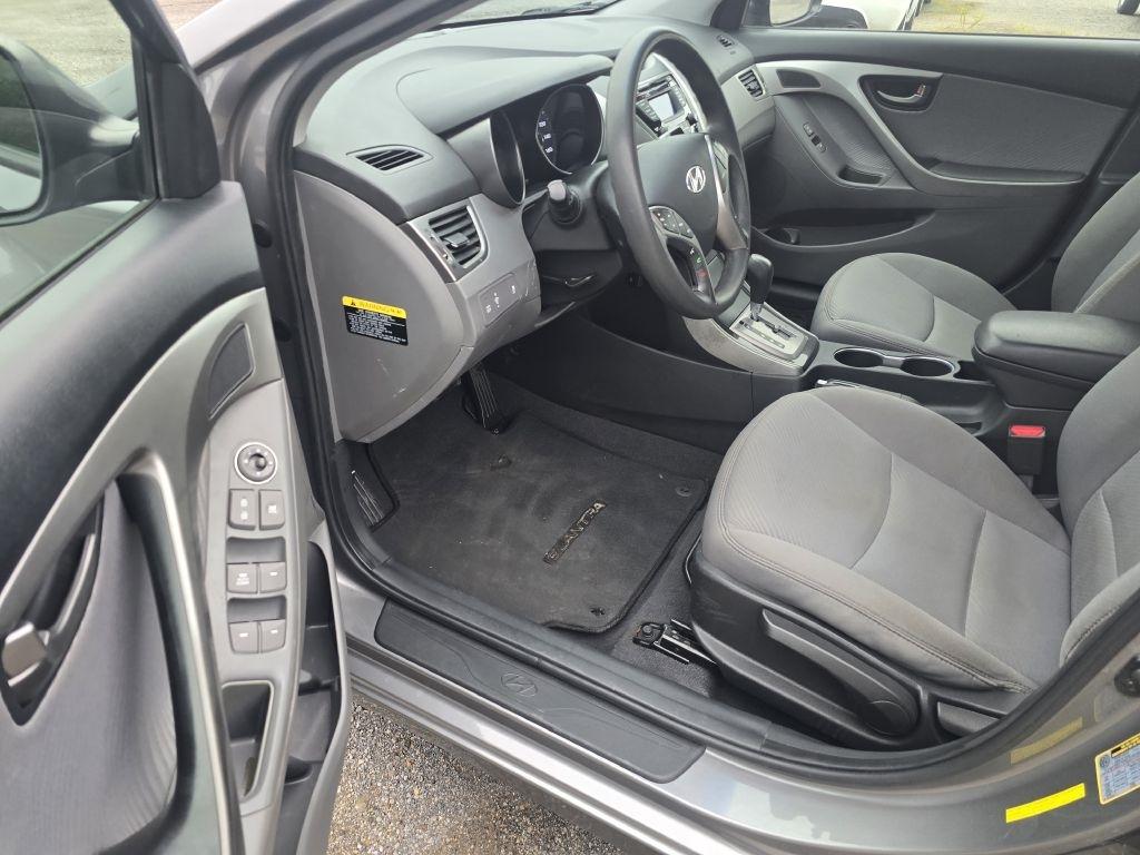 Hyundai Elantra  2013