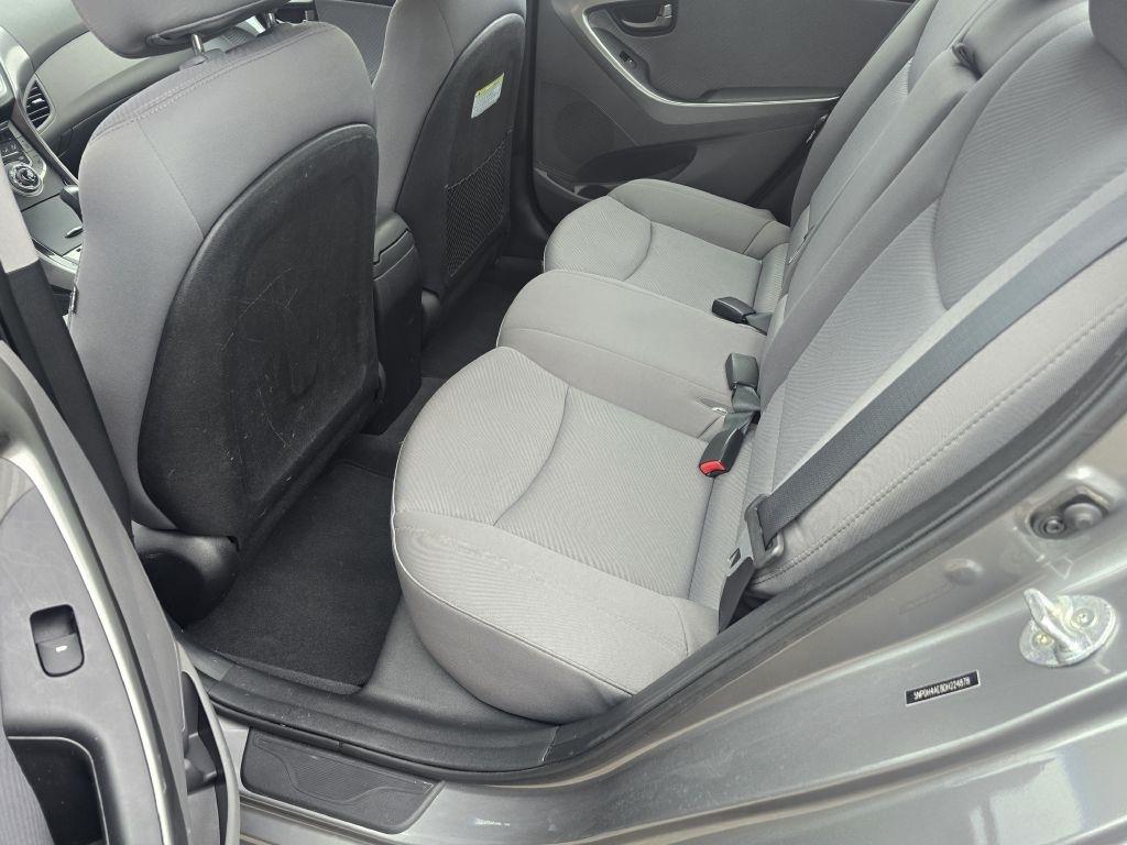 Hyundai Elantra  2013