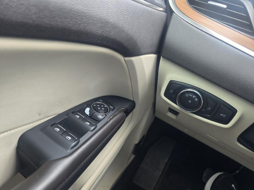 Lincoln MKC  2015