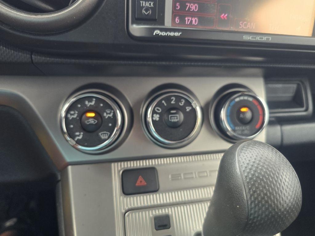 Scion xB  2014