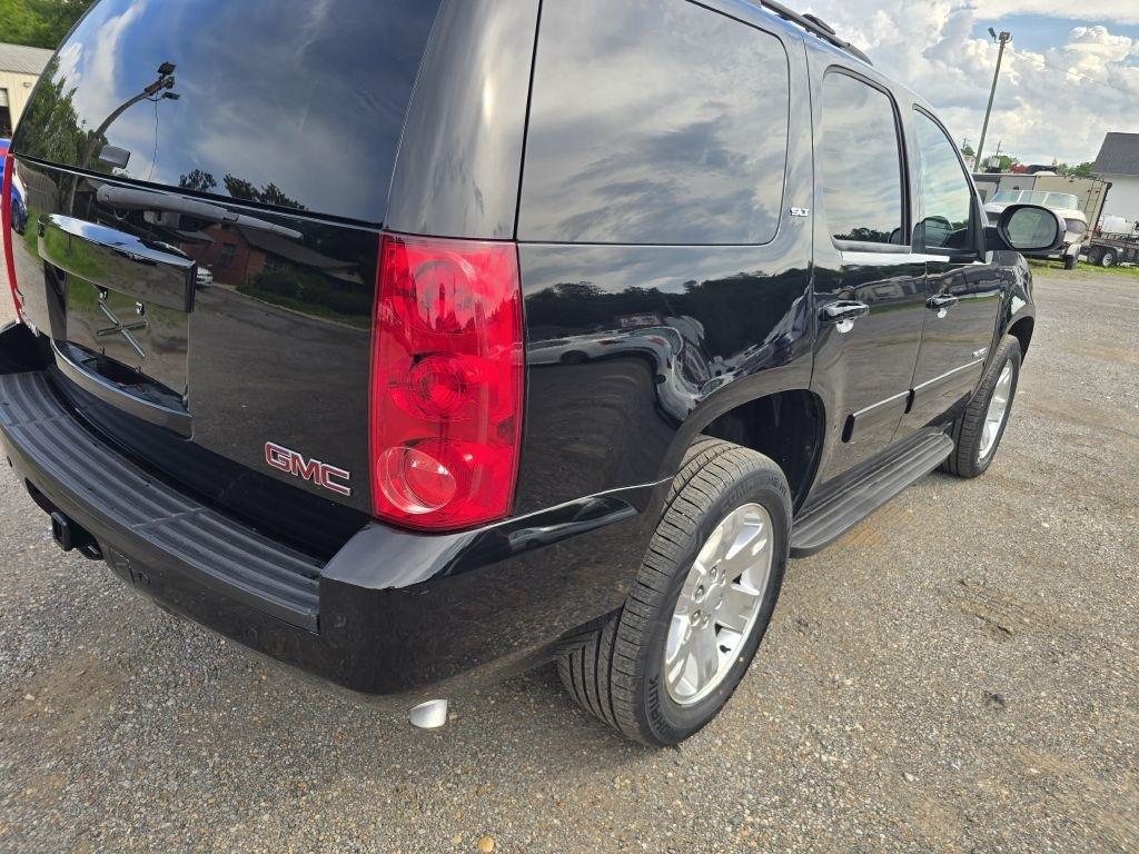 GMC Yukon  2011