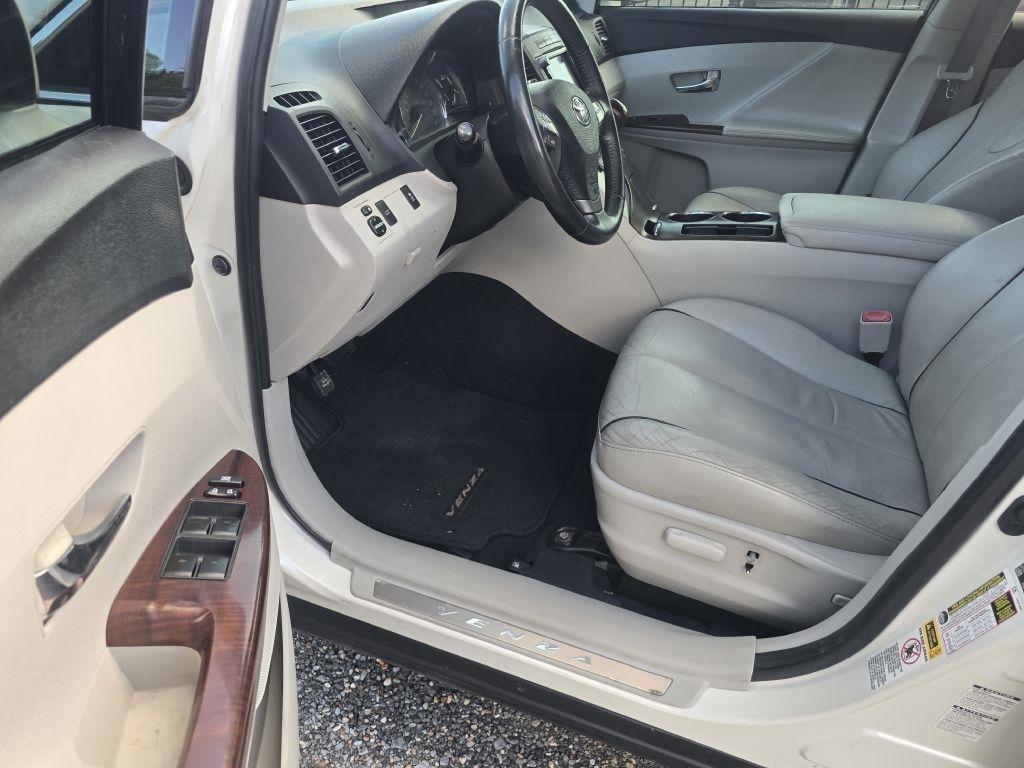 Toyota Venza  2010