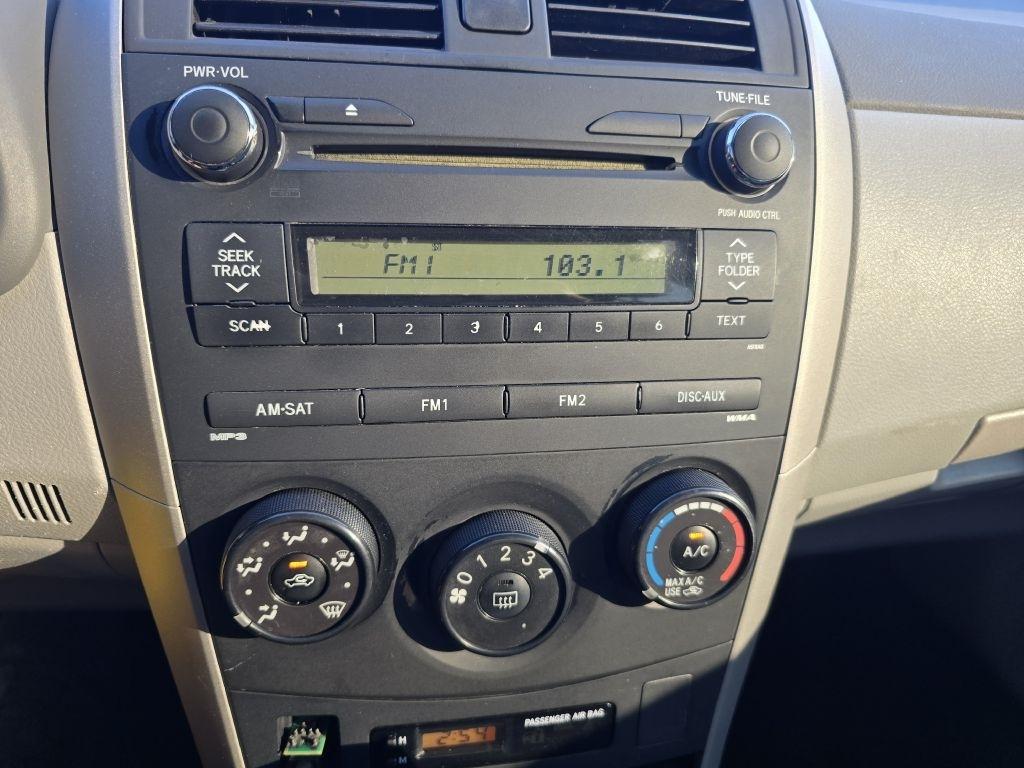 Toyota Corolla  2010