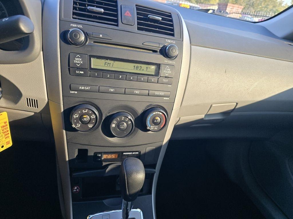 Toyota Corolla  2010