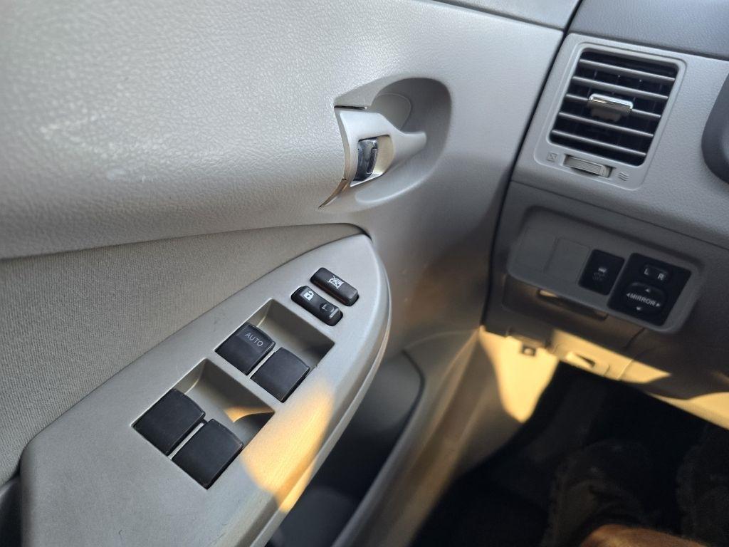 Toyota Corolla  2010
