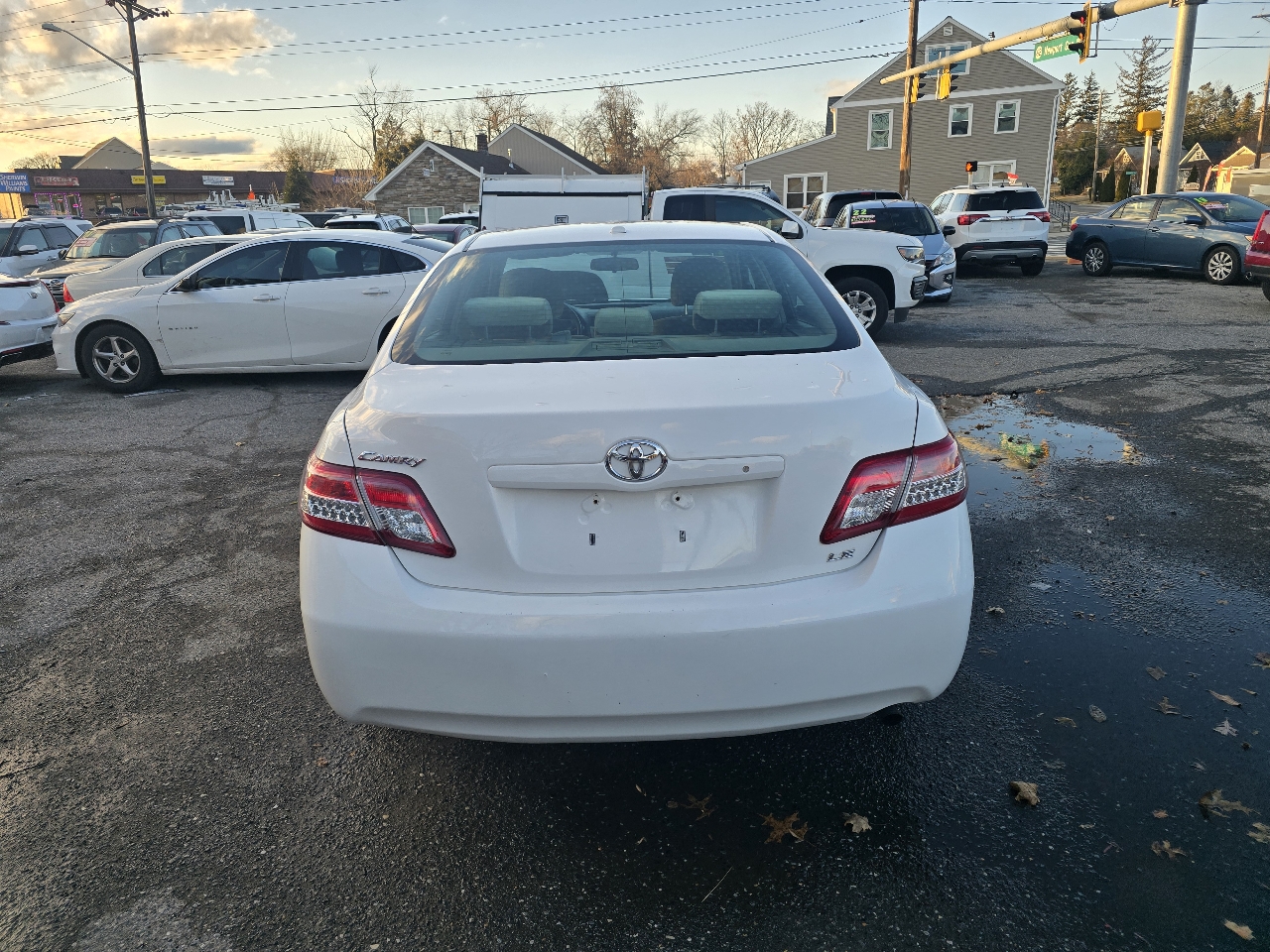 Toyota Camry SE 6-Spd MT 2010
