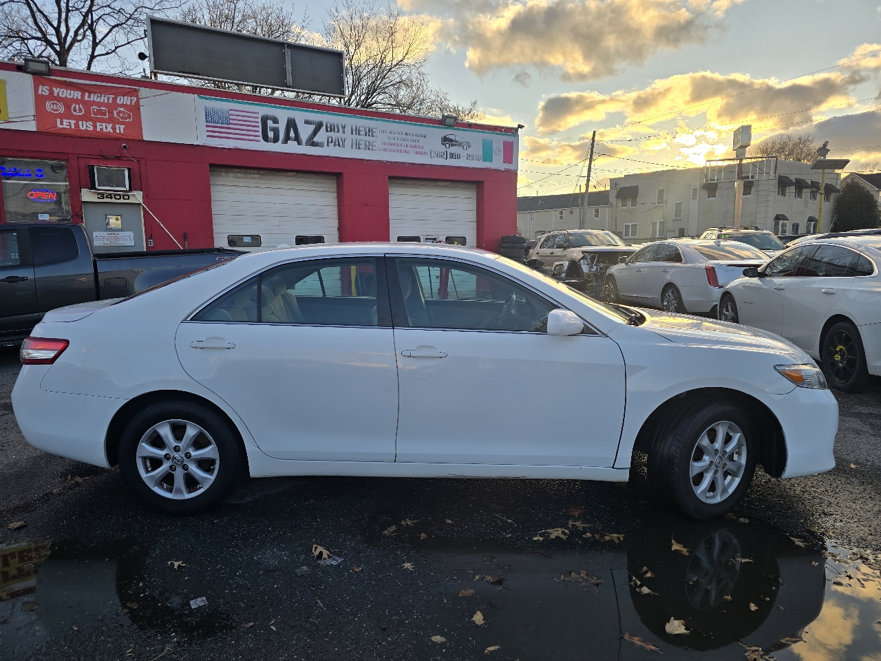 Toyota Camry SE 6-Spd MT 2010