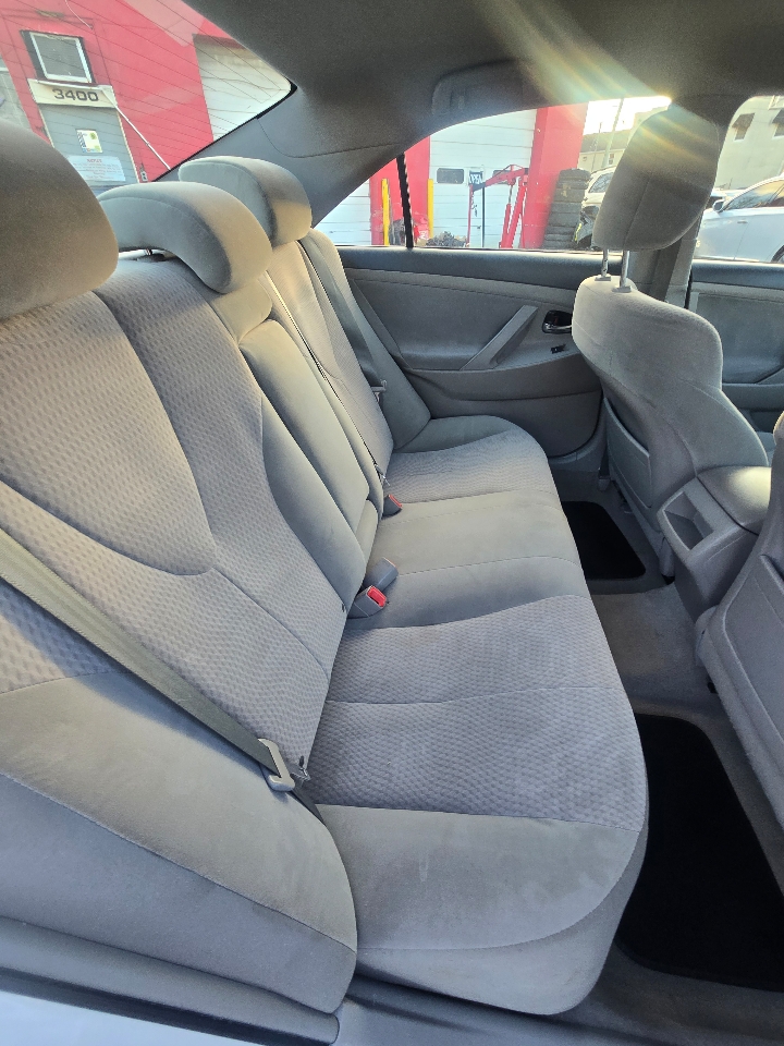 Toyota Camry SE 6-Spd MT 2010