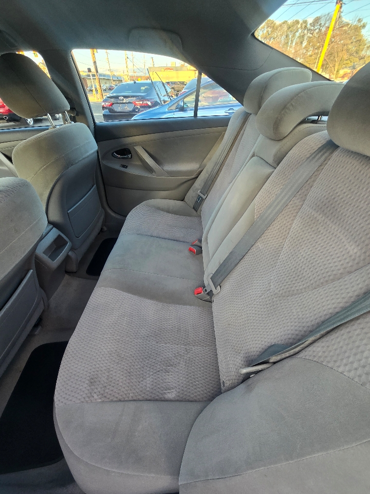 Toyota Camry SE 6-Spd MT 2010