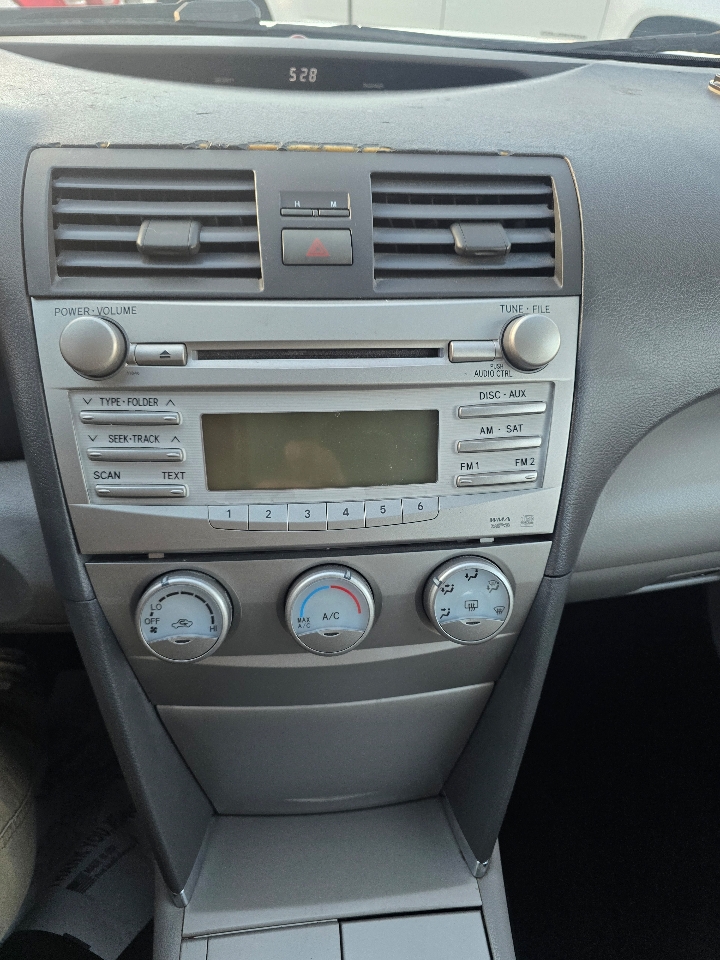 Toyota Camry SE 6-Spd MT 2010