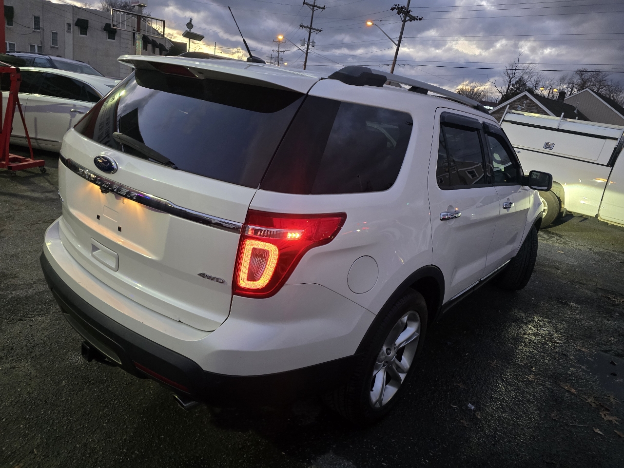 Ford Explorer Limited 4WD 2012