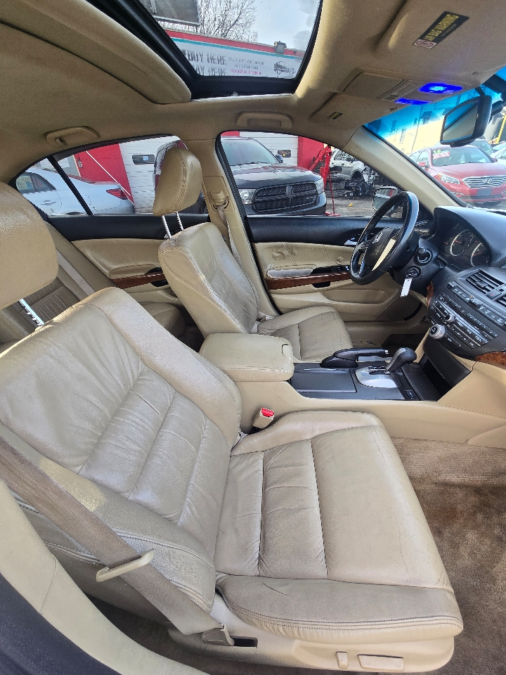 Honda Accord EX-L V-6 Sedan AT 2011