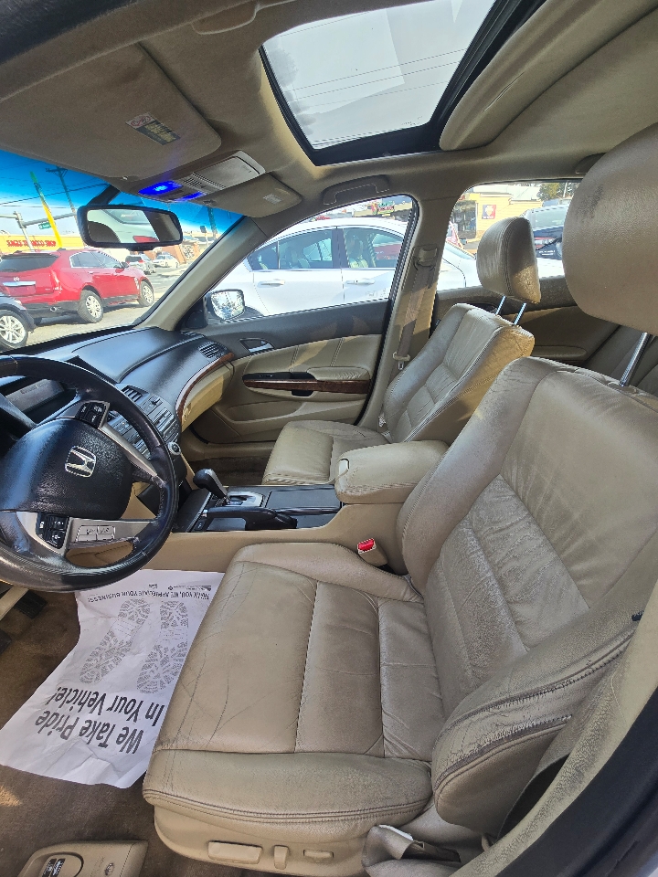 Honda Accord EX-L V-6 Sedan AT 2011