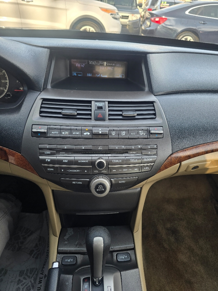 Honda Accord EX-L V-6 Sedan AT 2011