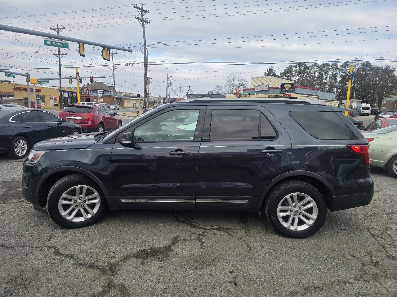 Ford Explorer 2WD 4dr V6 XLT 2017