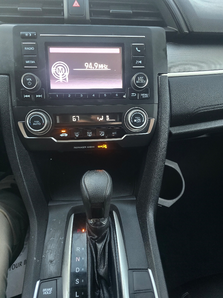 Honda Civic 4dr Sdn LX Auto 2017