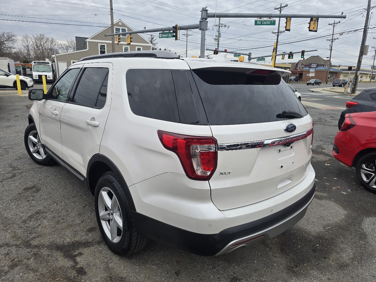 Ford Explorer 4WD 4dr V6 XLT 2016