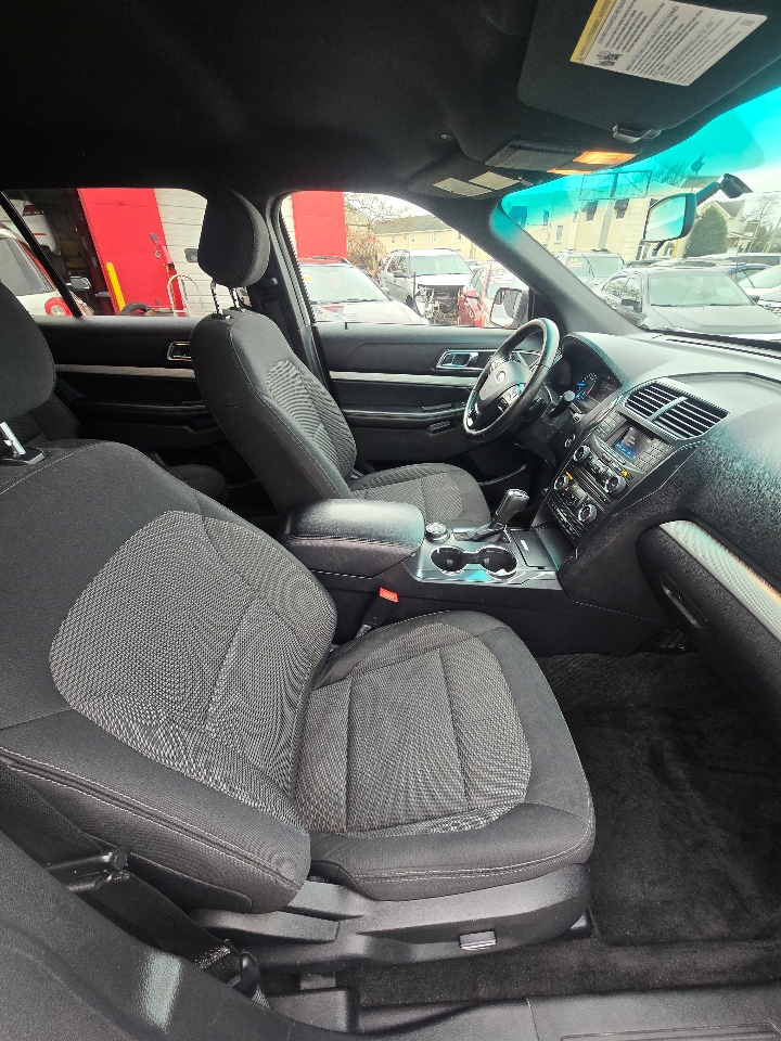 Ford Explorer 4WD 4dr V6 XLT 2016