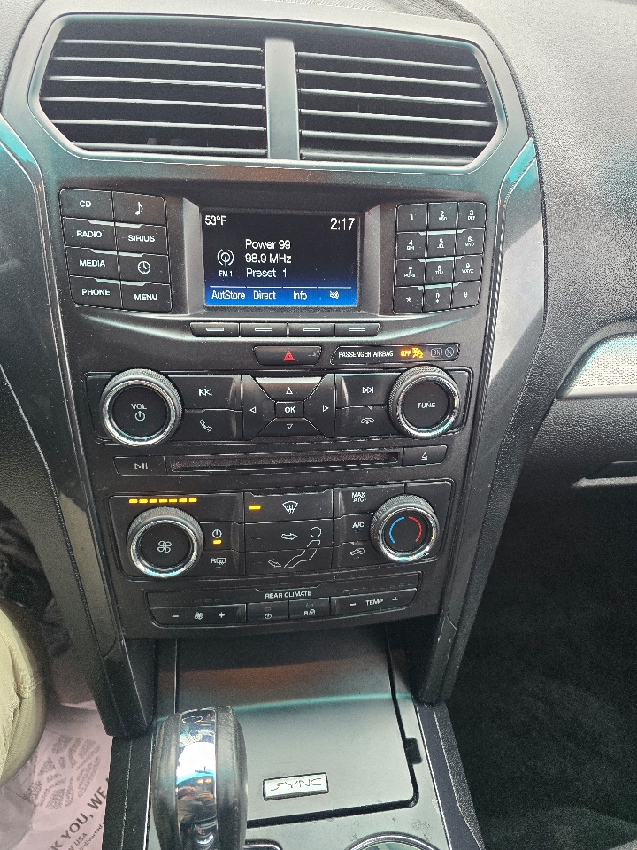 Ford Explorer 4WD 4dr V6 XLT 2016