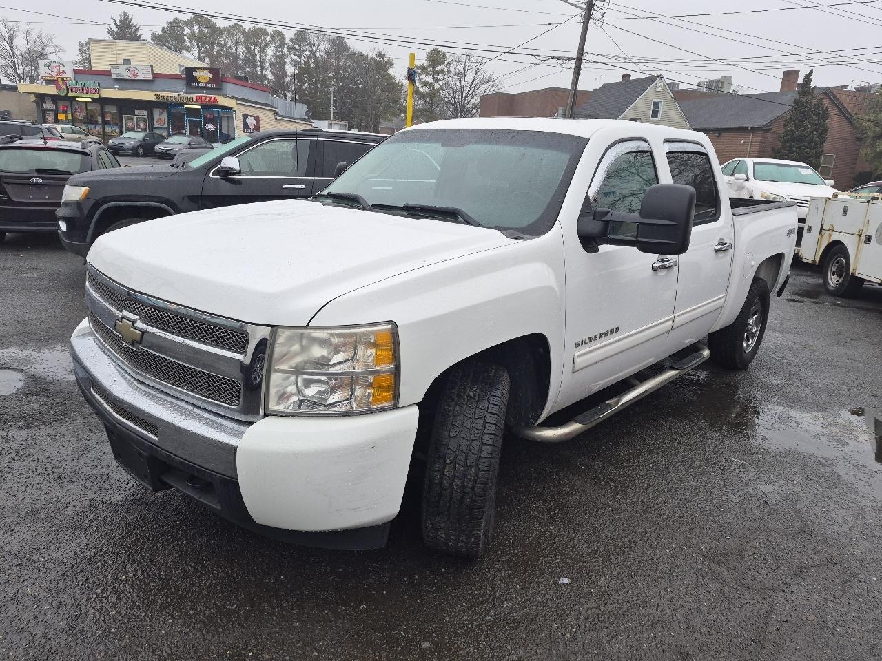 Chevrolet Silverado 1500 1LT Double Cab 4WD 2011