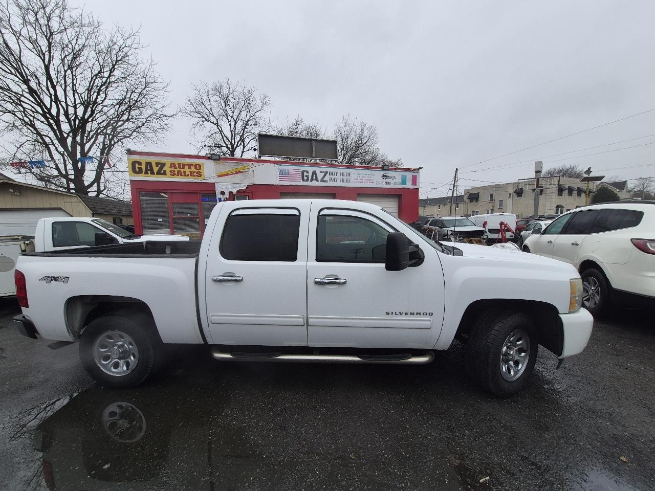 Chevrolet Silverado 1500 1LT Double Cab 4WD 2011