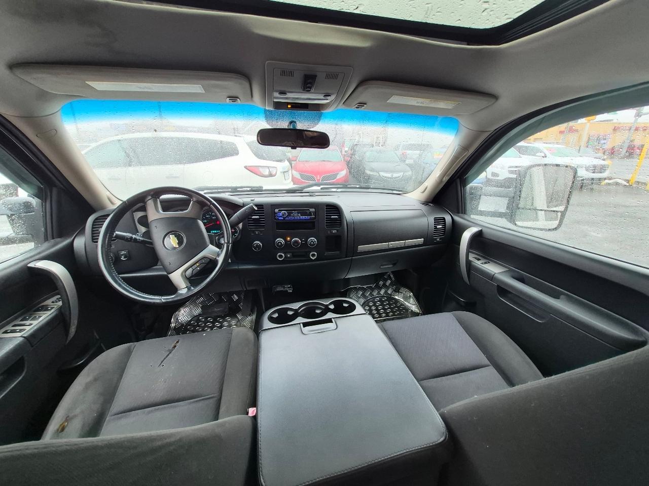 Chevrolet Silverado 1500 1LT Double Cab 4WD 2011