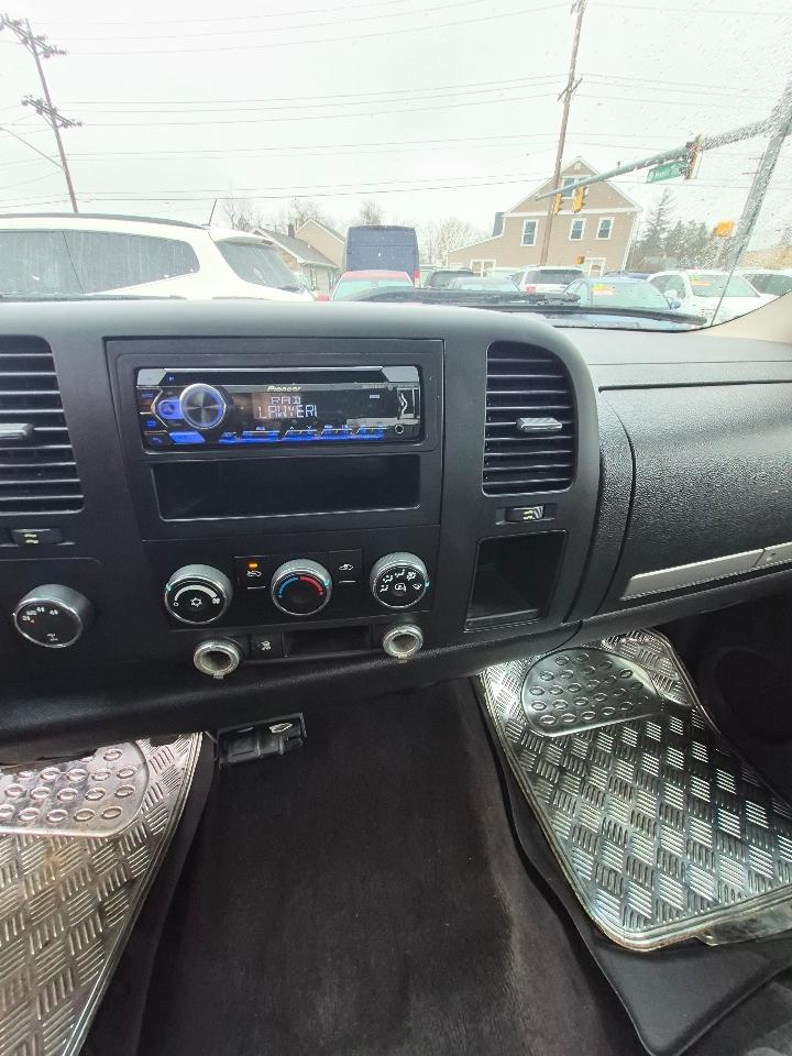 Chevrolet Silverado 1500 1LT Double Cab 4WD 2011