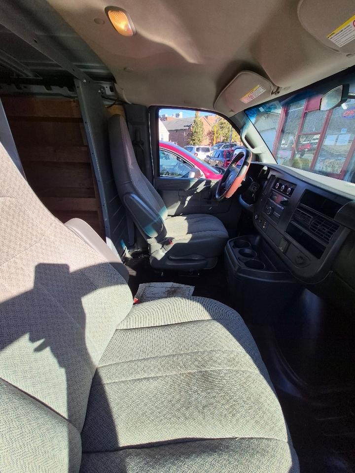 GMC Savana G2500 Cargo 2017