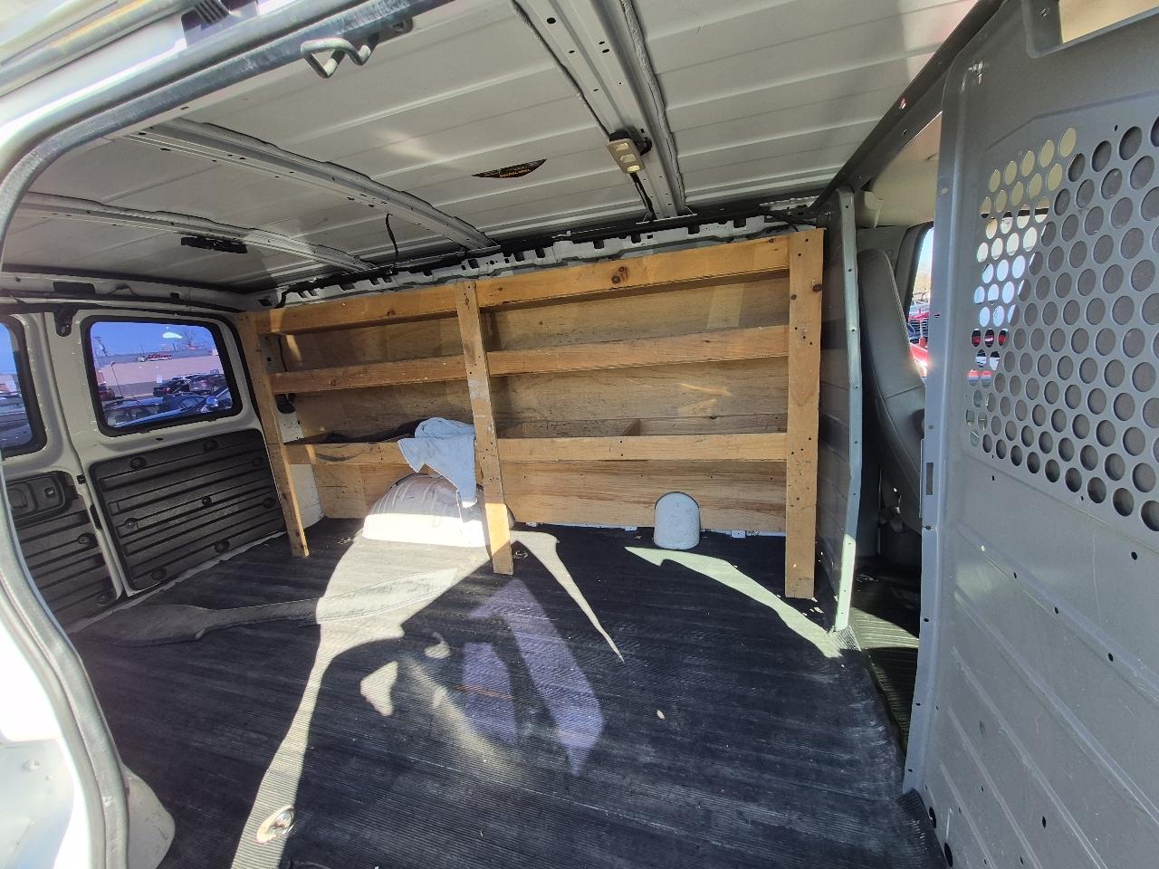 GMC Savana G2500 Cargo 2017