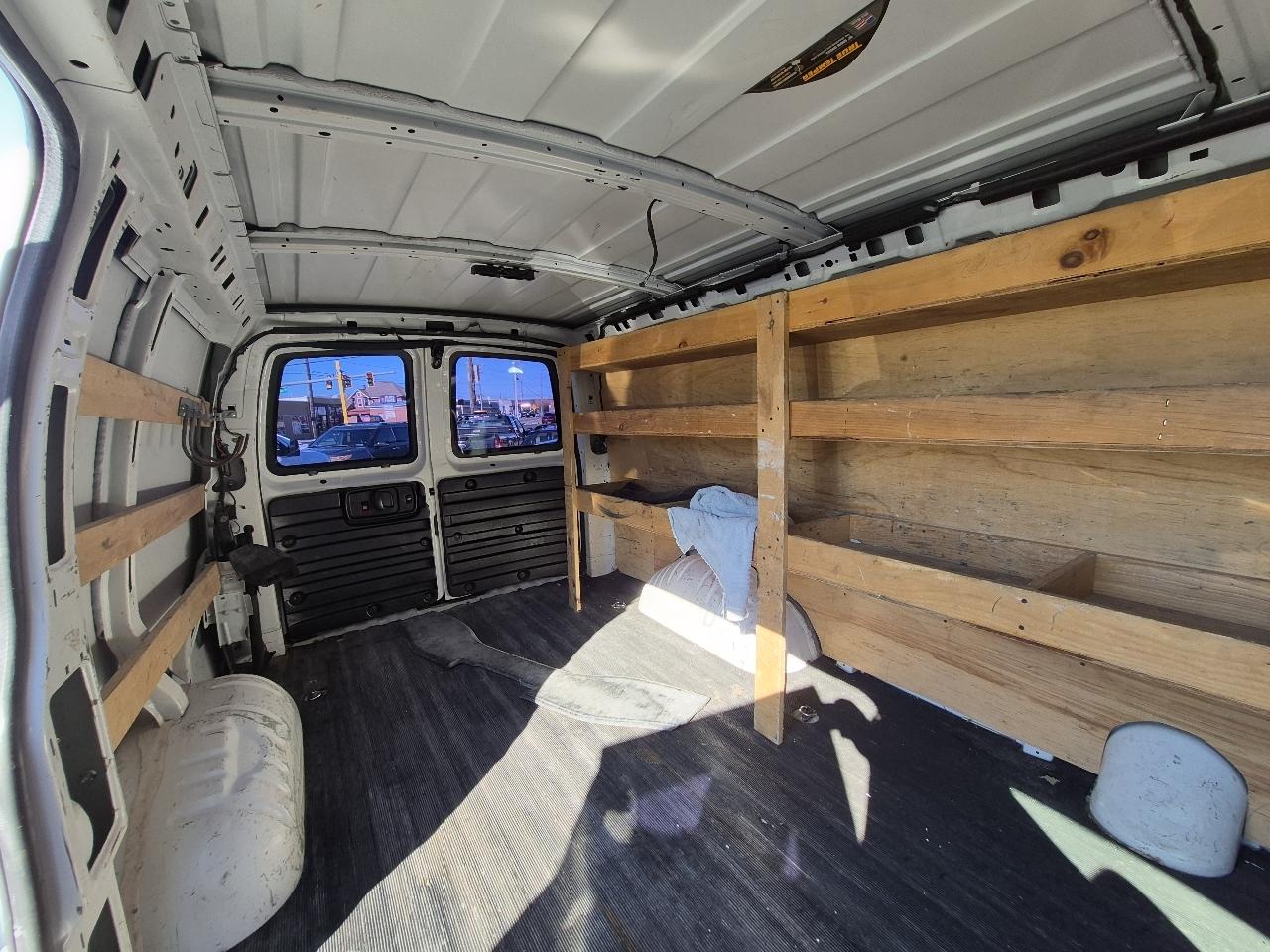 GMC Savana G2500 Cargo 2017