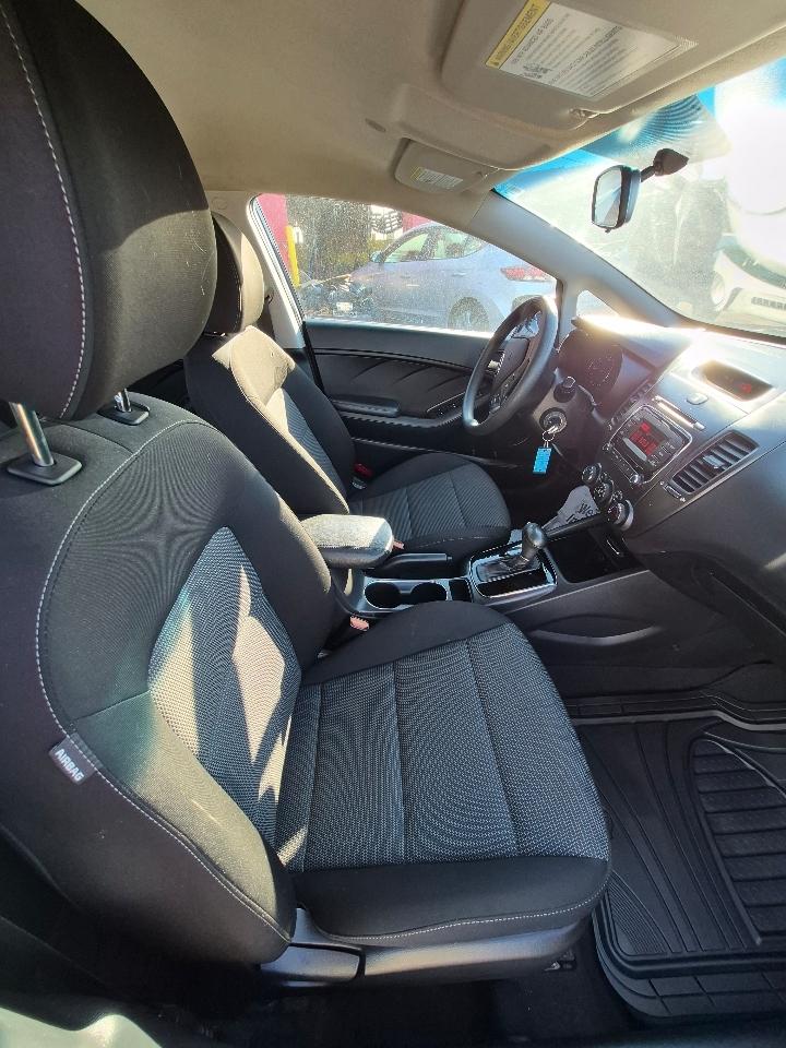 Kia Forte 5-Door LX 2017