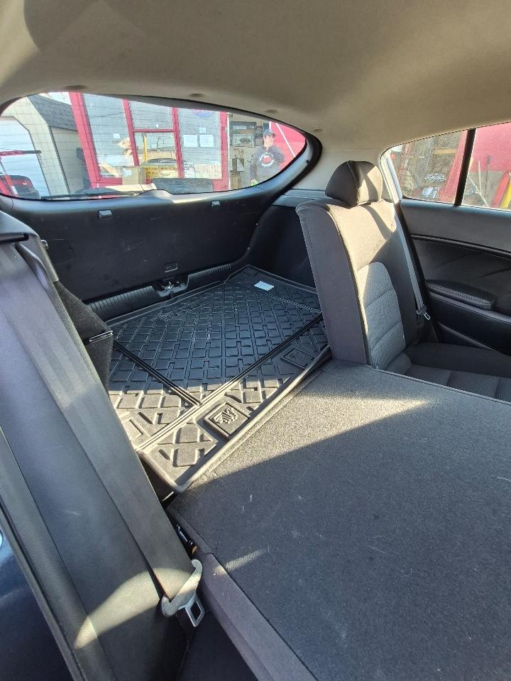 Kia Forte 5-Door LX 2017