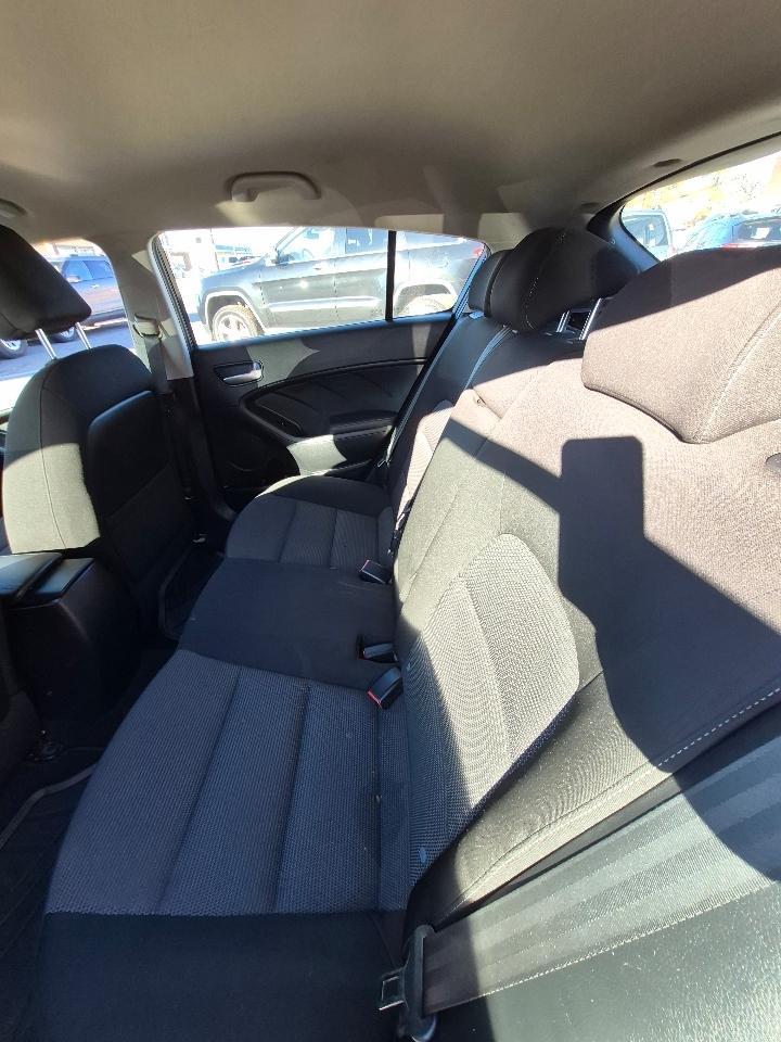 Kia Forte 5-Door LX 2017