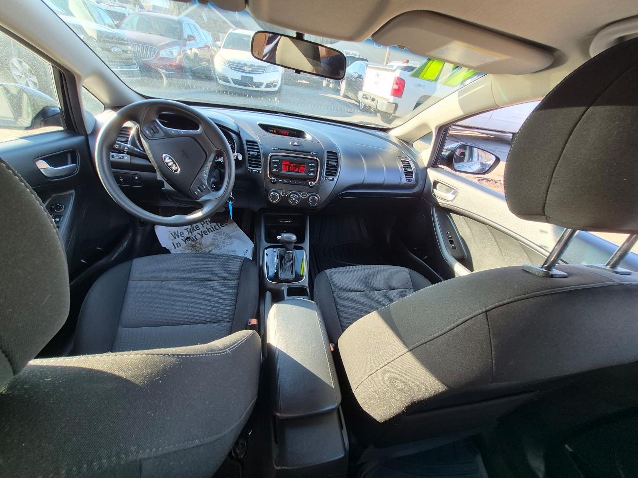 Kia Forte 5-Door LX 2017