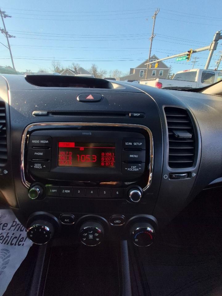 Kia Forte 5-Door LX 2017