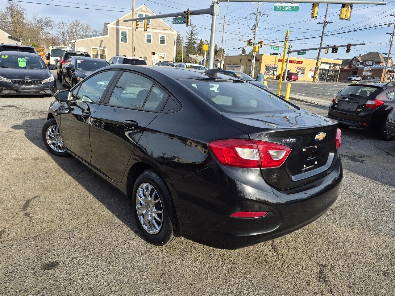 Chevrolet Cruze LS Auto 2019